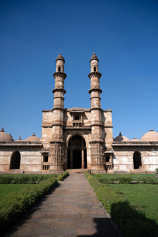 Jama Masjid (mosque) built by Sultan Mahmud Begada in Champaner Pavagadh Archaeological Park, the UNESCO listed remains of a 16th century Hindu city