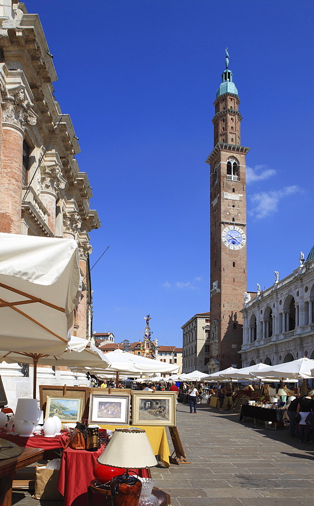 Antiques Market in Piazza dei Signori, Vicenza, UNESCO World Heritage Site, Veneto, Italy, Europe