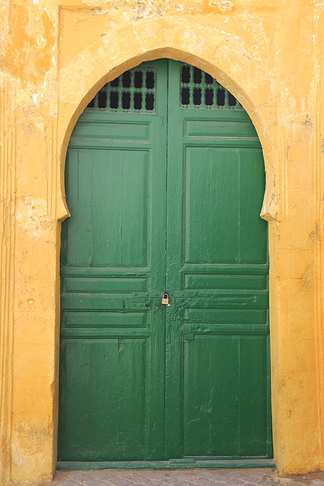 Green door to Mosque, Medina, UNESCO World Heritage Site, Essaouira, Morocco, North Africa, Africa