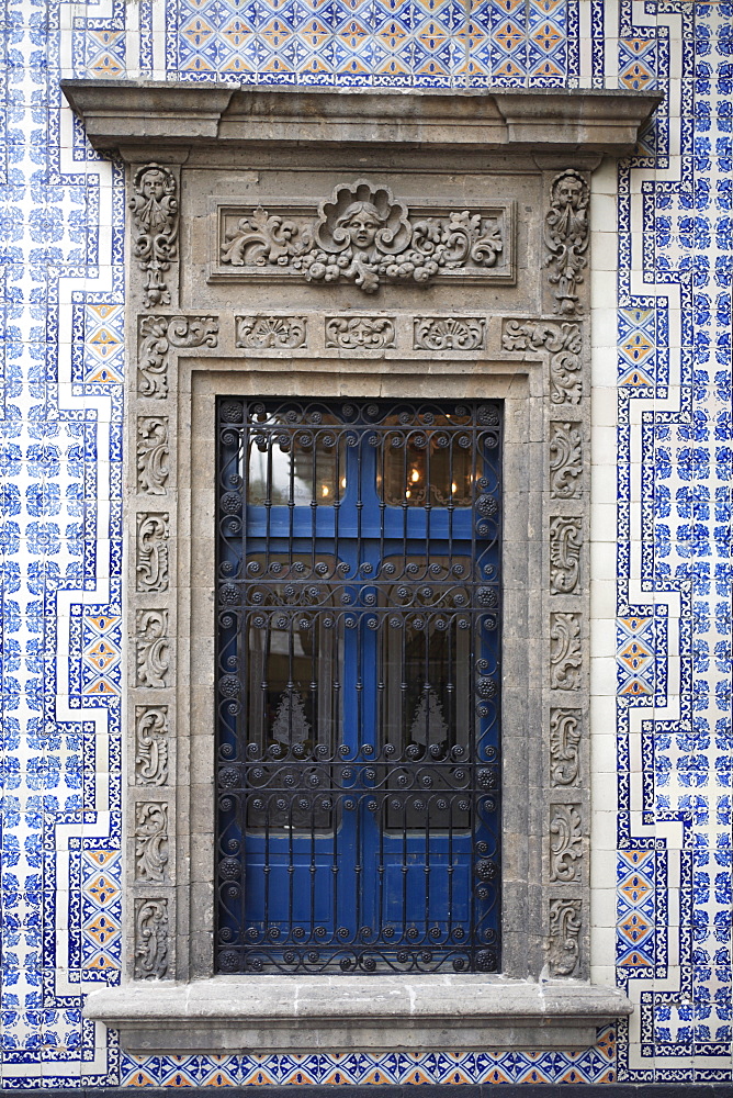 Window, Casa de los Azulejos (House of Tiles), originally a palace, Sanborn's department store, Mexico City, Mexico, North America