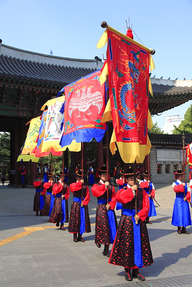 Changing of the Guards, Deoksugung Palace (Palace of Virtuous Longevity), Seoul, South Korea, Asia