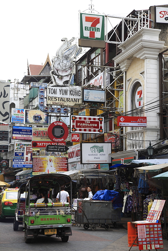 Khao San Road, budget backpacker haven, Banglamphu, Bangkok, Thailand, Southeast Asia, Asia