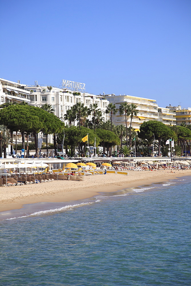 Beach, La Croisette, Cannes, Alpes Maritimes, Provence, Cote d'Azur, French Riviera, France, Mediterranean, Europe