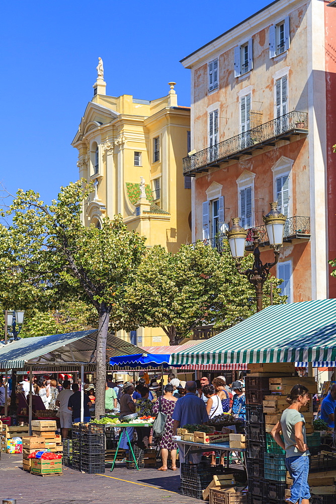 The morning fruit and vegetable market, Cours Saleya, Nice, Alpes-Maritimes, Provence, Cote d'Azur, French Riviera, France, Europe