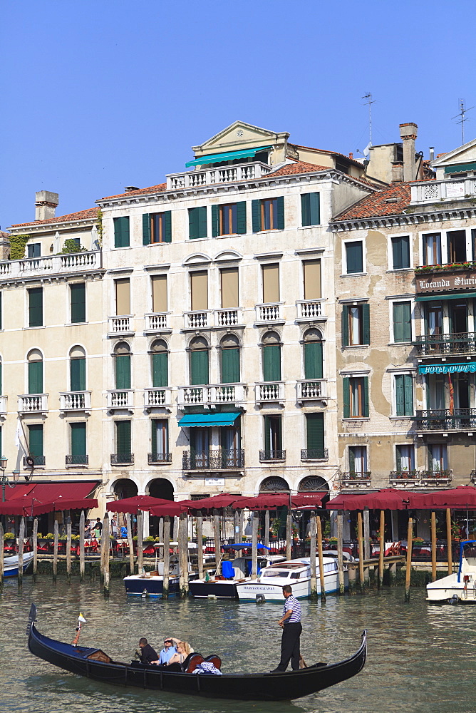 Gondola on the Grand Canal, Venice, UNESCO World Heritage Site, Veneto, Italy, Europe