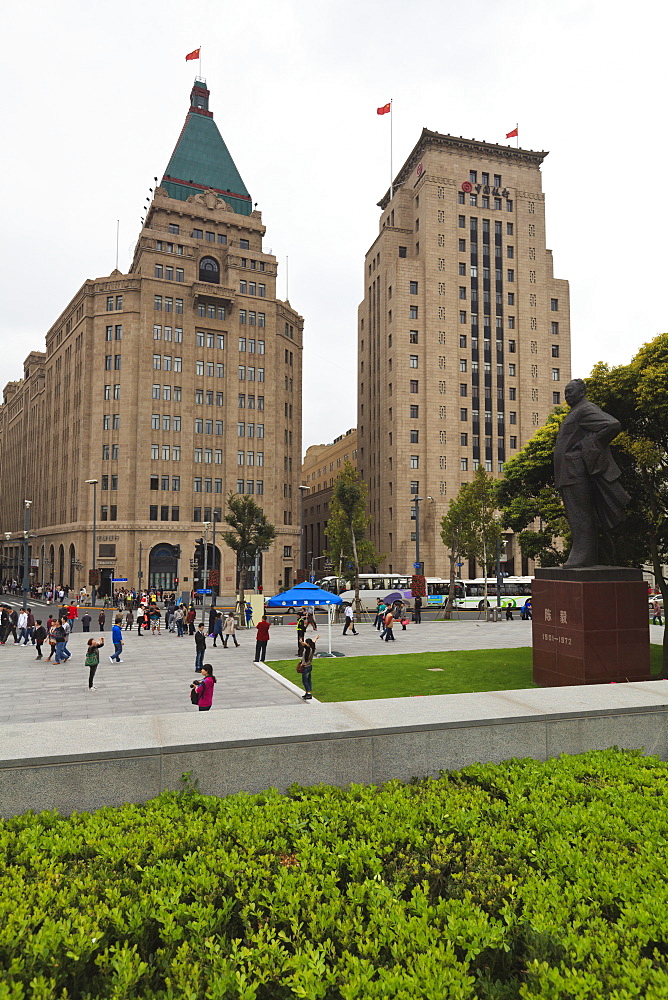 The Peace Hotel and Old Bank of China buildings on the Bund, two of Shanghai's famous 19th century European style buildings, Shanghai, China, Asia