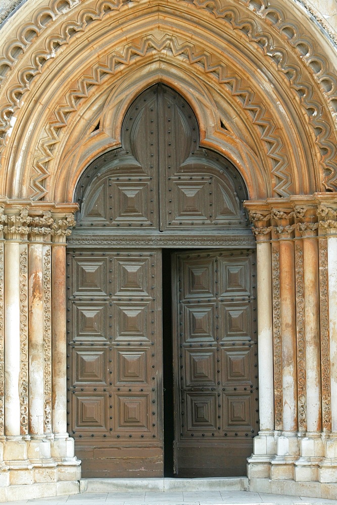 Batalha monastery door, UNESCO World Heritage Site, Batalha, Estremadura, Portugal, Europe