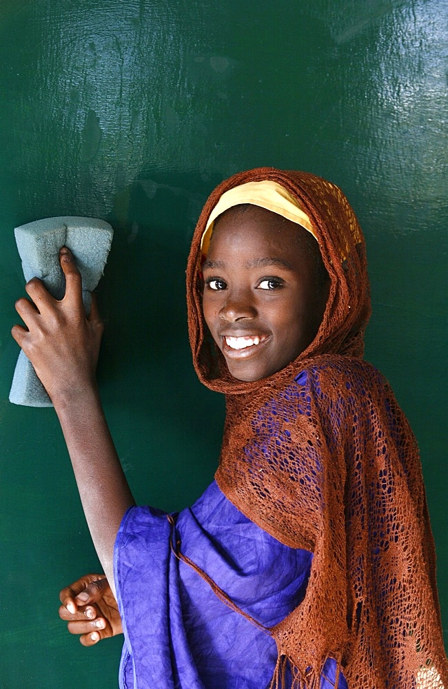 Senegal schoolgirl, Popenguine, Thies, Senegal, West Africa, Africa