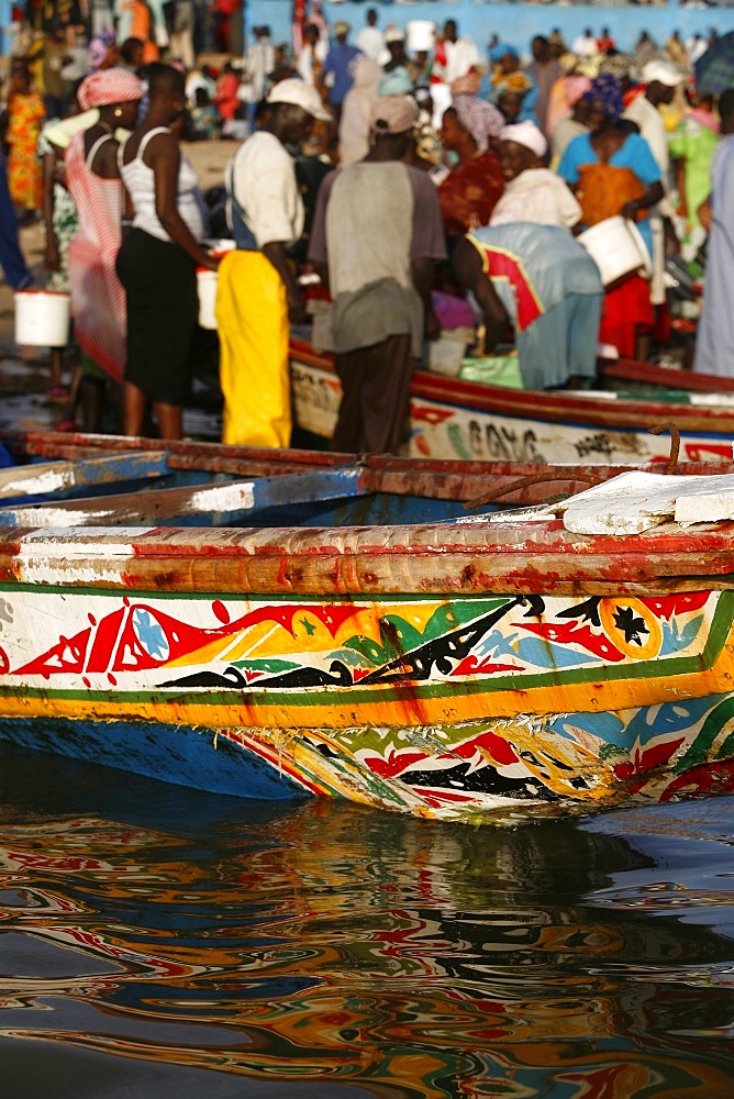 Fishermen returning at Mbour harbour, Mbour, Thies, Senegal, West Africa, Africa