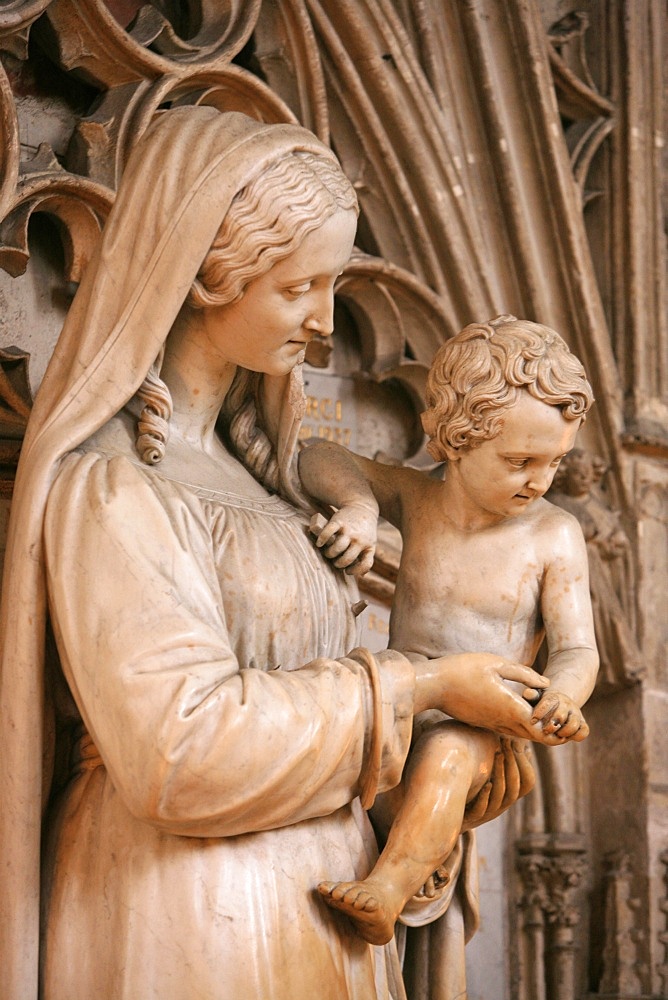 Sculpture in St. Andrew's cathedral, Bordeaux, Gironde, Aquitaine, France, Europe