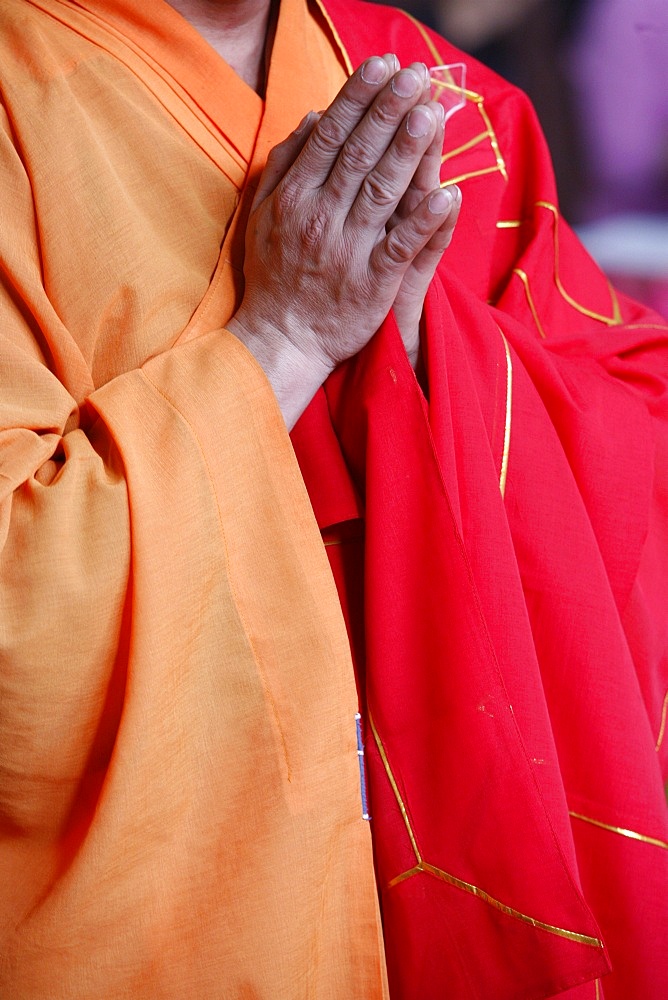 Monk, Kek Lok Si Temple in Penang, Malaysia, Southeast Asia, Asia