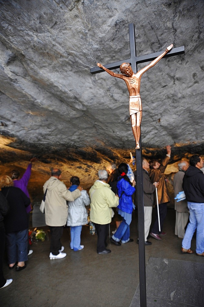 Lourdes Grotto, Lourdes, Hautes Pyrenees, France, Europe