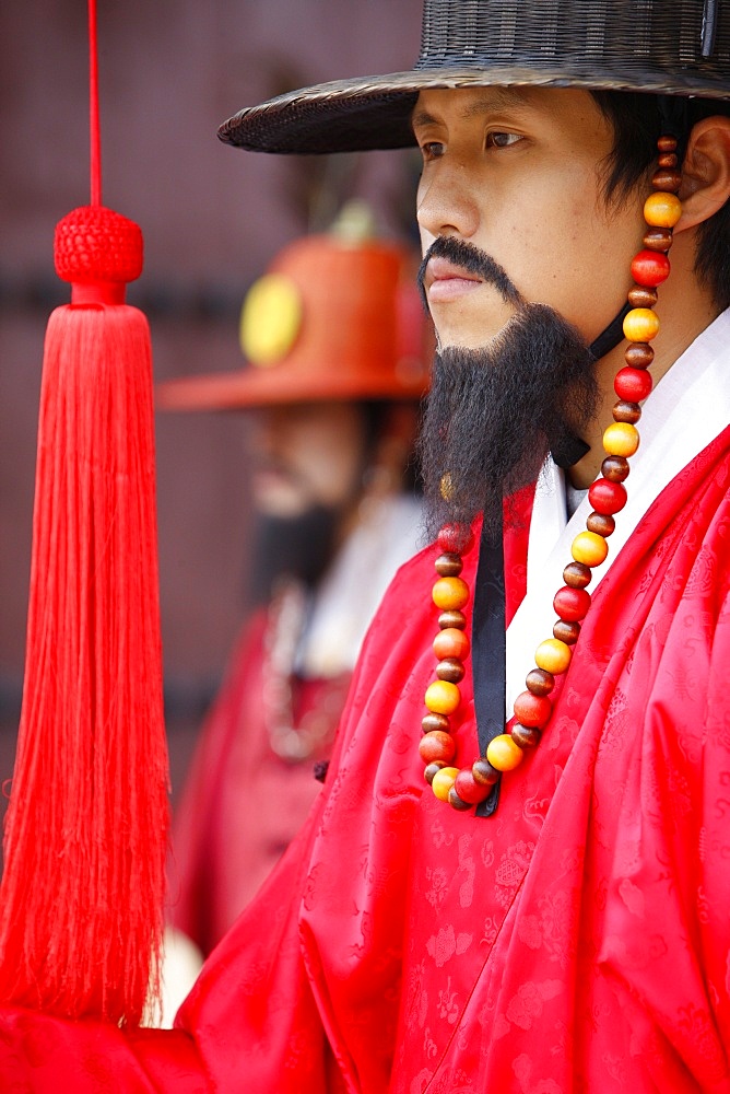 Royal guards changing ceremony, Changdeokgung Palace, Seoul, South Korea, Asia