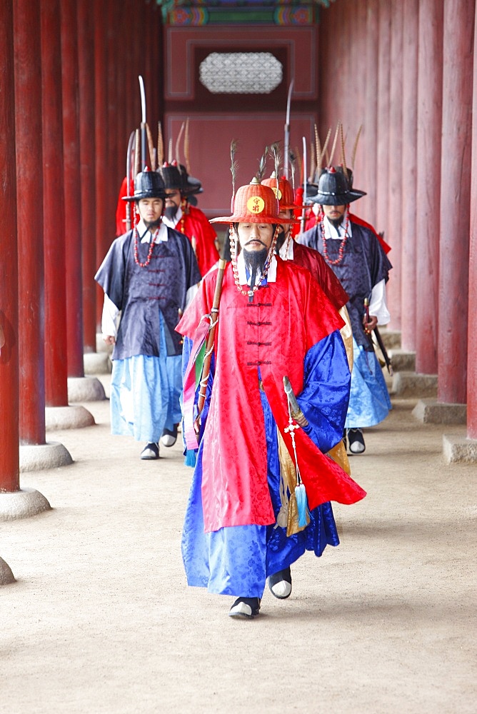 Royal guards changing ceremony, Changdeokgung Palace, Seoul, South Korea, Asia