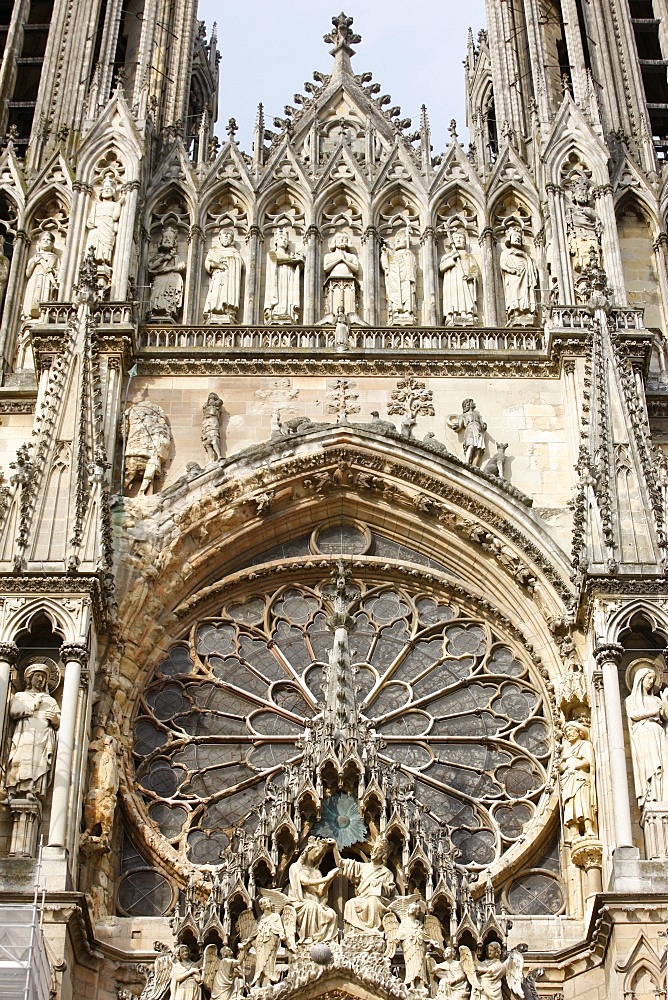 West front of Reims cathedral, UNESCO World Heritage Site, Reims, Marne, France, Europe