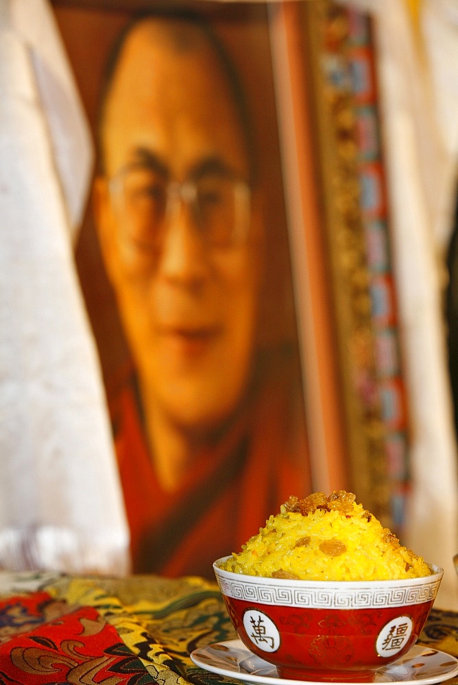 Offering and picture of the Dalai Lama, Paris, France, Europe