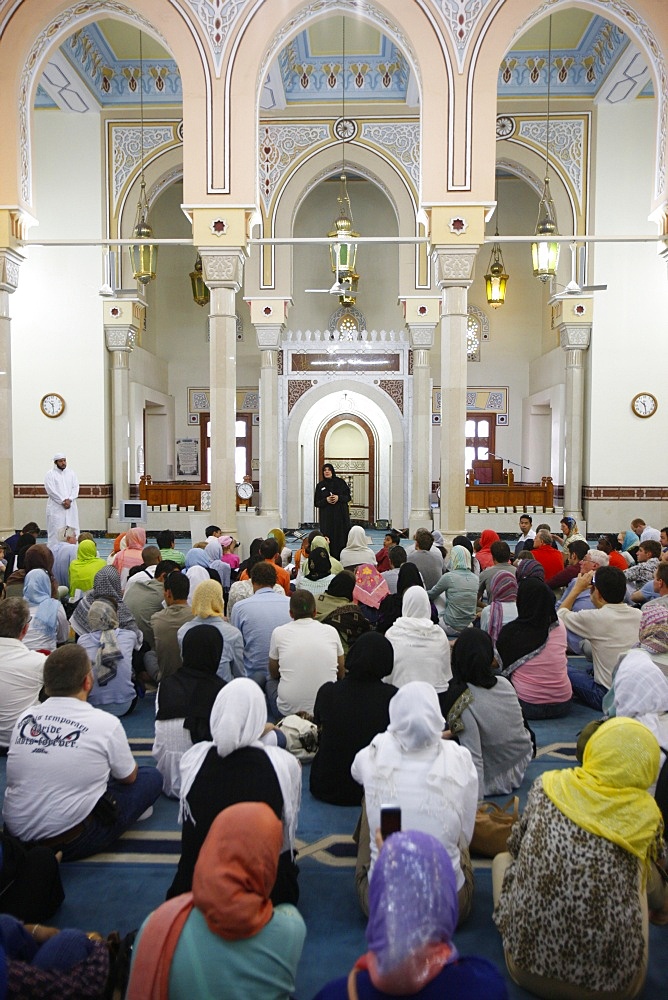 Guided tour, Jumeirah mosque, Dubai, United Arab Emirates, Middle East