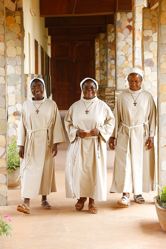 St. Clare nuns at Akepe monastery, Akepe, Togo, West Africa, Africa