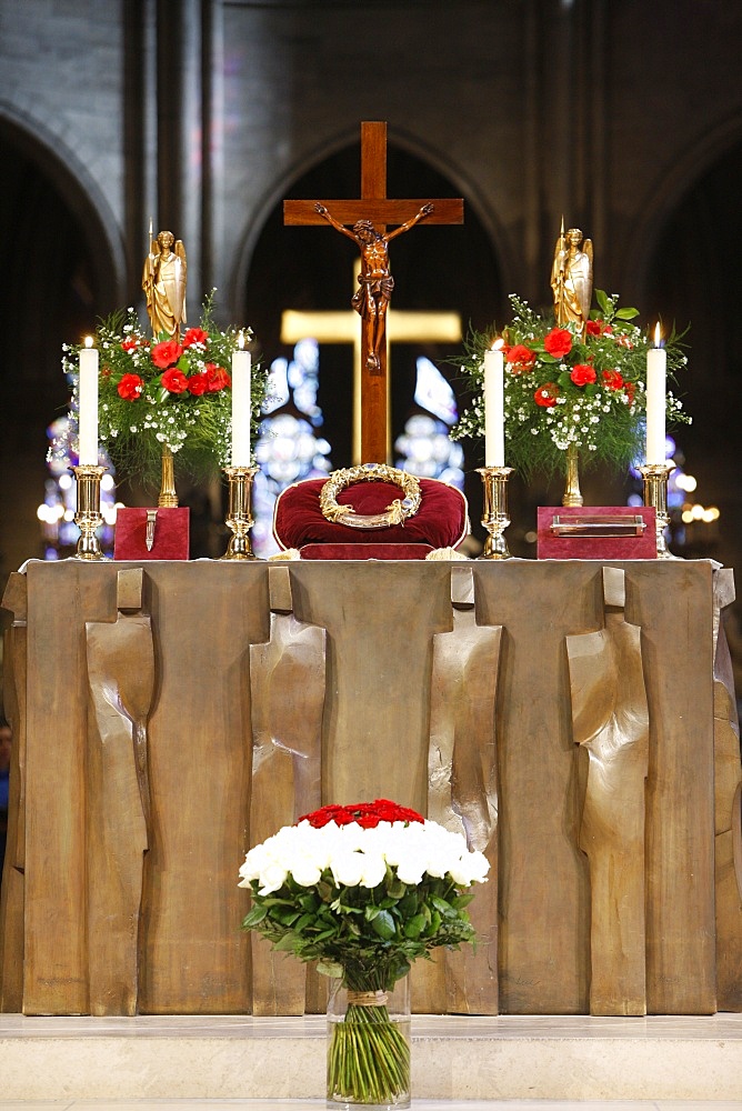 Holy relics on the main altar, Notre Dame Cathedral, Paris, France, Europe