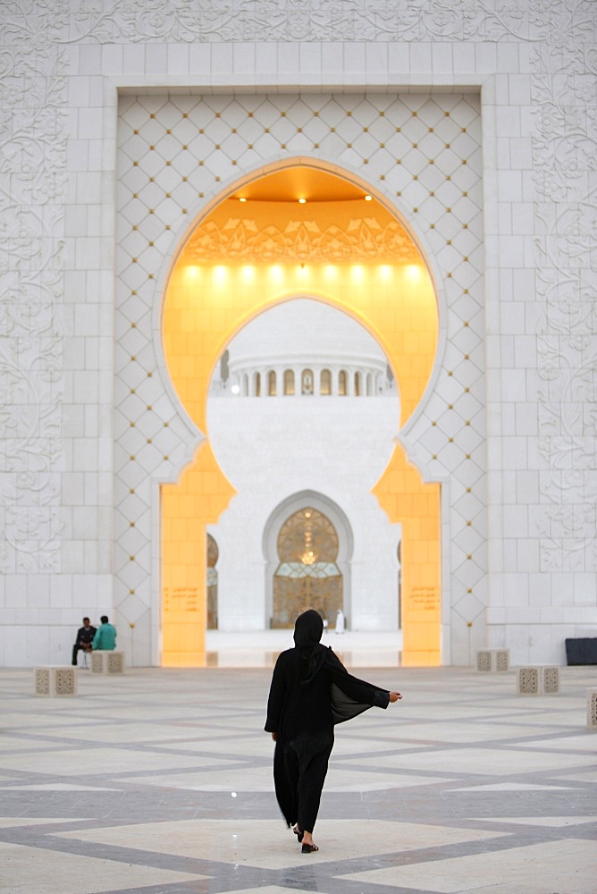 Main entrance, Sheikh Zayed Grand Mosque, Abu Dhabi, United Arab Emirates, Middle East