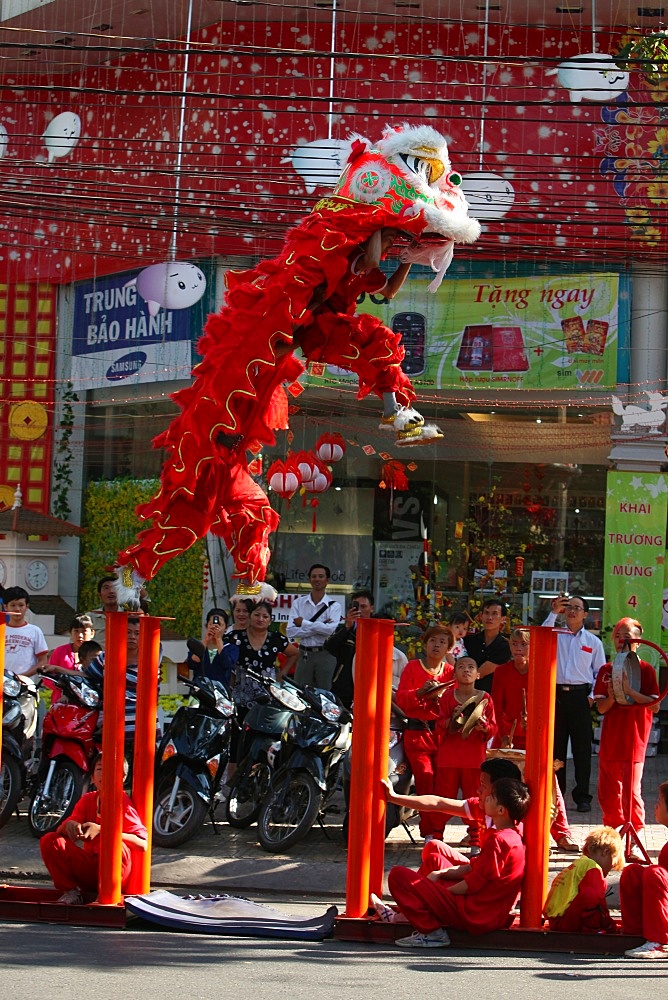 Lion dance performers, Chinese New Year, Ho Chi Minh City, Vietnam, Indochina, Southeast Asia, Asia