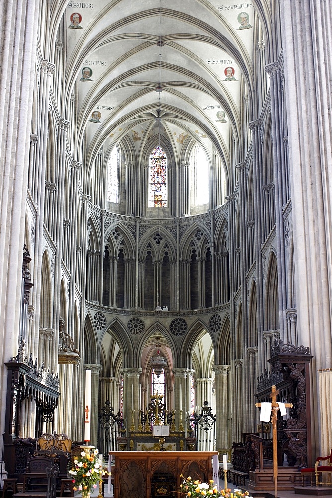 Notre Dame de Bayeux cathedral chancel, Bayeux, Normandy, France, Europe