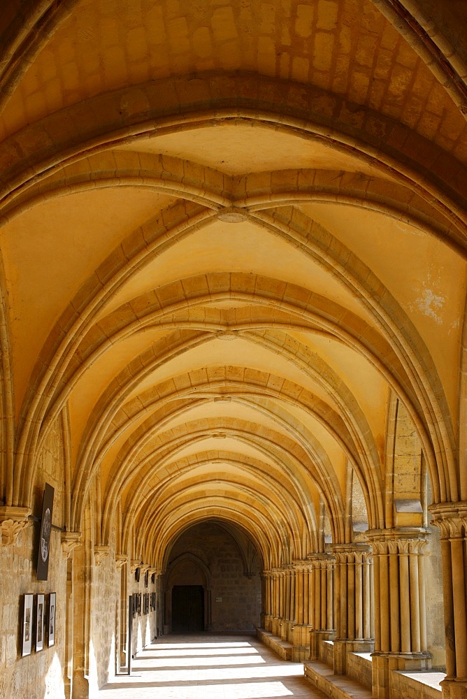 Royaumont Abbey cloister, Asnieres-sur-Oise, Val d'Oise, France, Europe