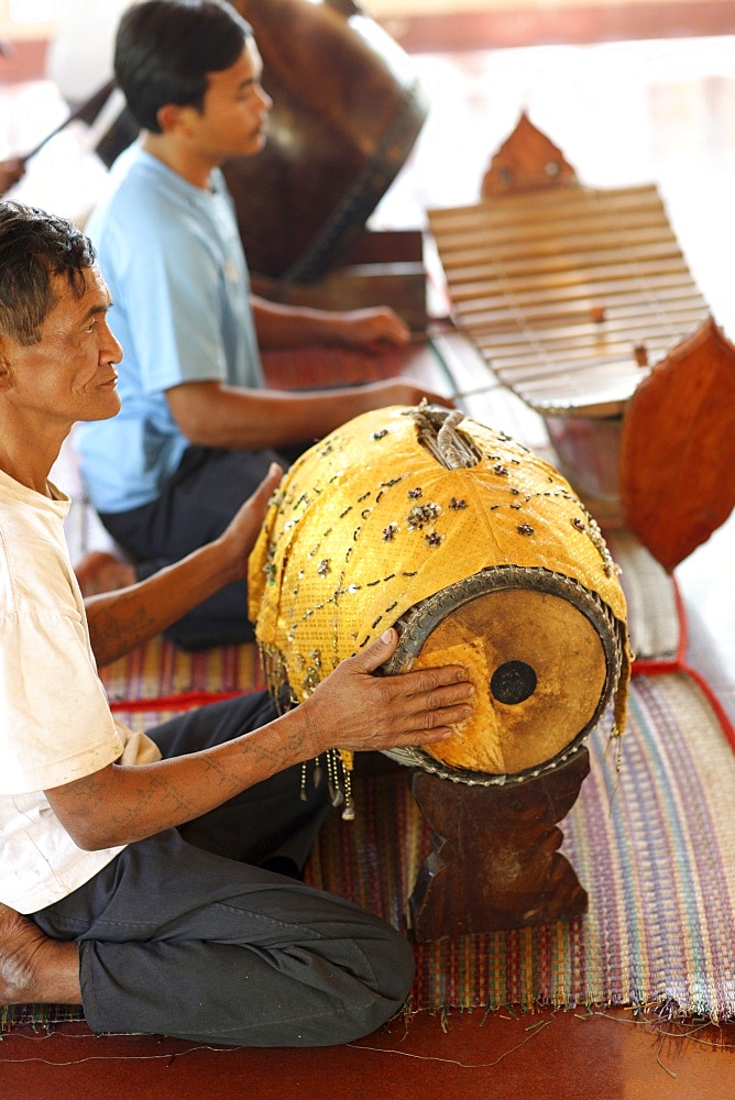 Cambodian orchestra in a pagoda, Siem Reap, Cambodia, Indochina, Southeast Asia, Asia