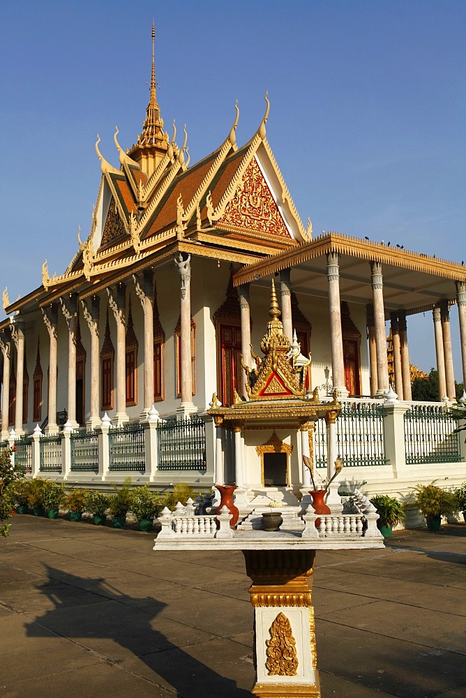 Spirit house outside the Silver Pagoda, Phnom Penh, Cambodia, Indochina, Southeast Asia, Asia