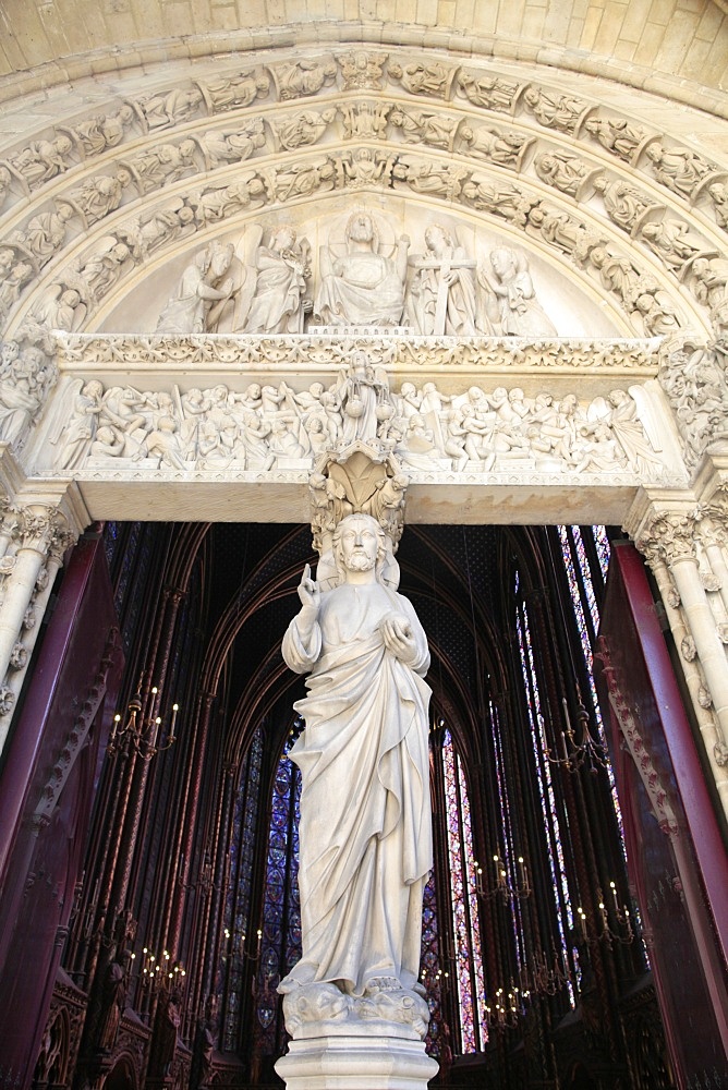 Jesus, front portal of upper chapel, Sainte-Chapelle, Paris, France, Europe