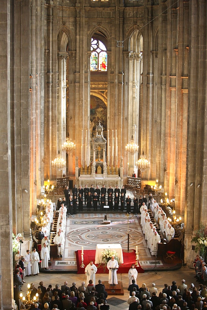 Mass in Saint-Eustache church, Paris, France, Europe