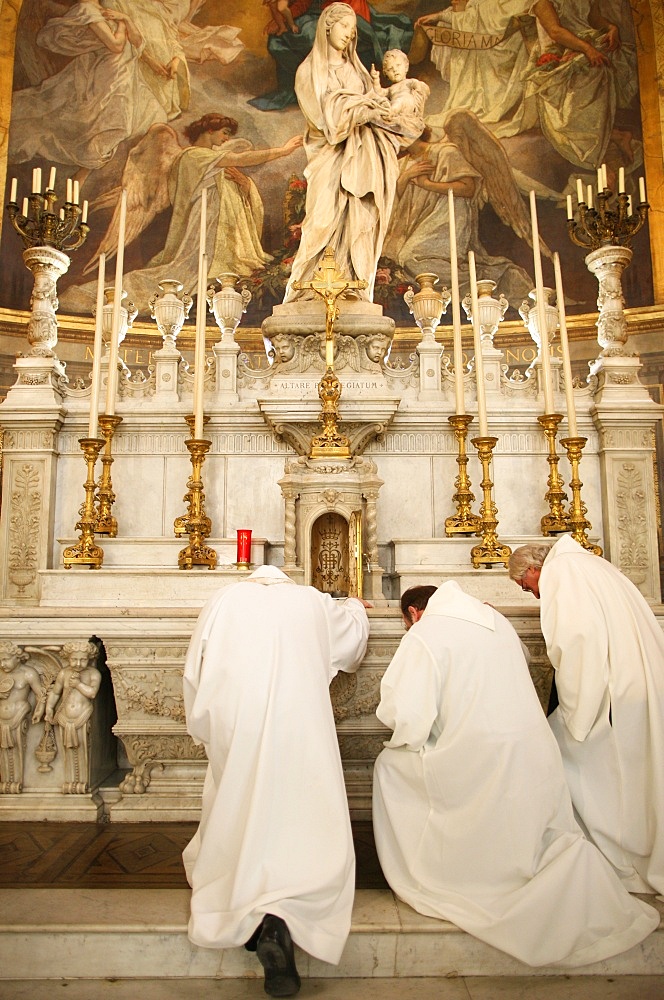 Mass in Saint-Eustache church, Paris, France, Europe