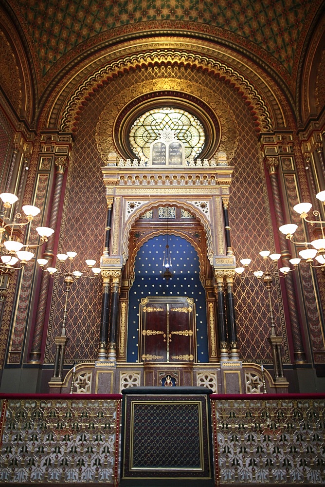 The Spanish Synagogue built in 1868, Prague, Czech Republic, Europe