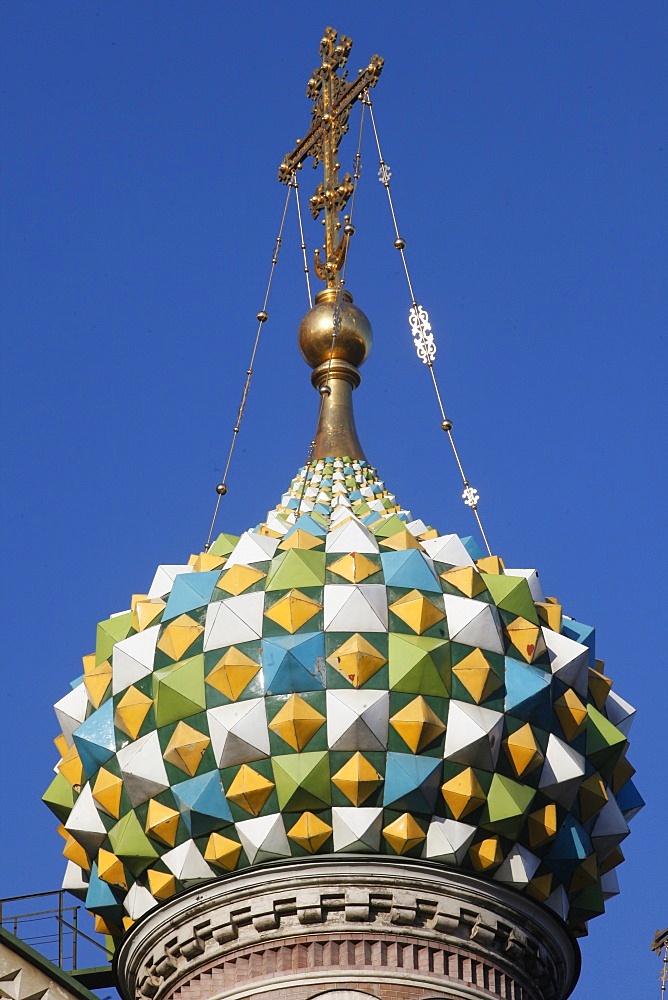 Onion dome, Church of the Saviour on Spilled Blood (Church of Resurrection), UNESCO World Heritage Site, St. Petersburg, Russia, Europe