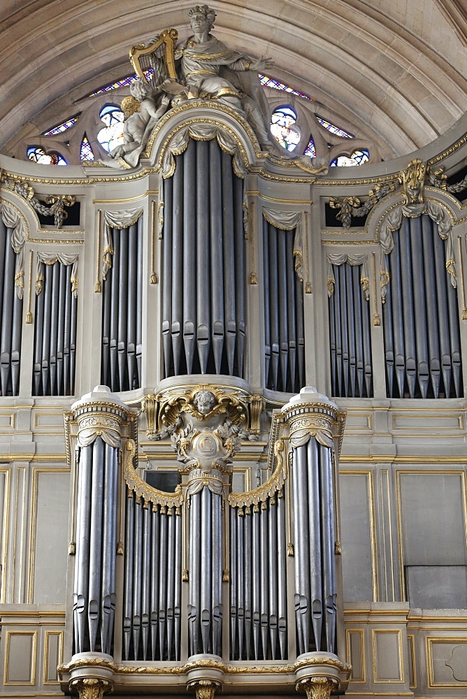 Main organ, St. Germain l'Auxerrois church, Paris, France, Europe