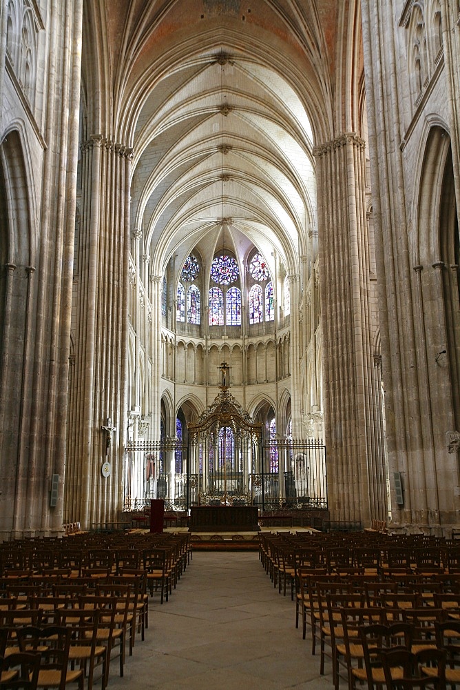 St. Etienne Cathedral nave, Auxerre, Yonne, Burgundy, France, Europe