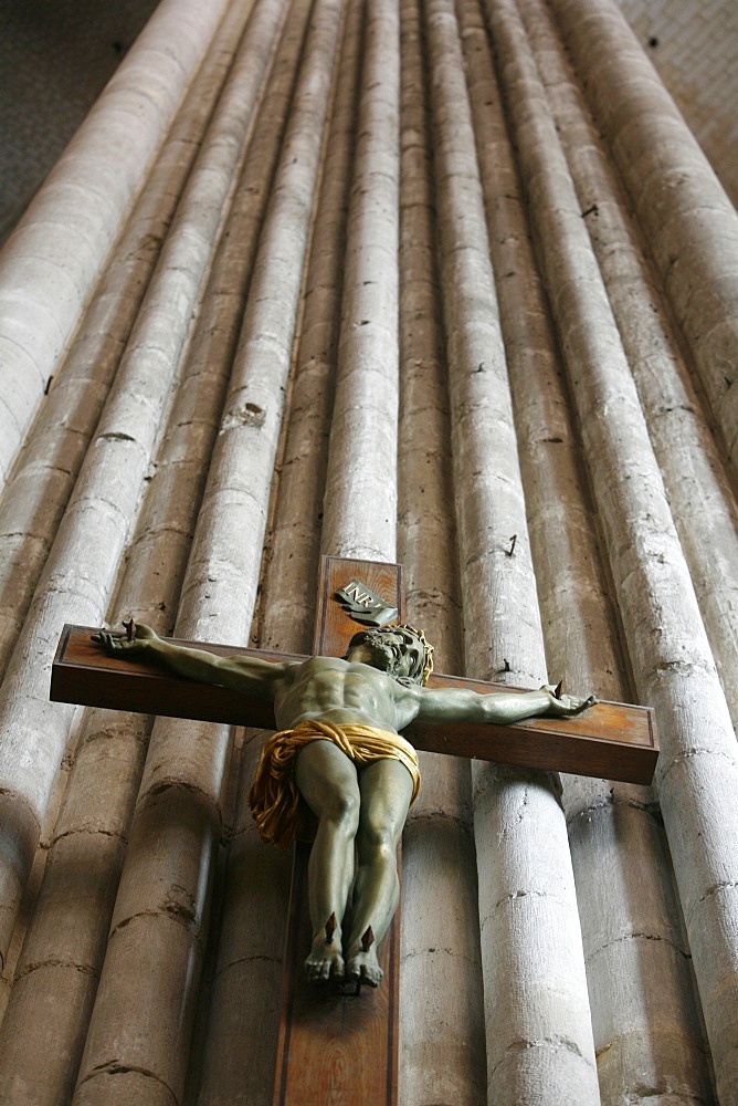 Crucifix, St. Etienne Cathedral, Auxerre, Yonne, Burgundy, France, Europe