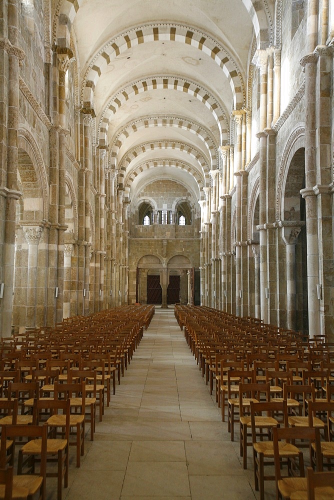 Vezelay Basilica nave, Vezelay, UNESCO World Heritage Site, Yonne, Burgundy, France, Europe