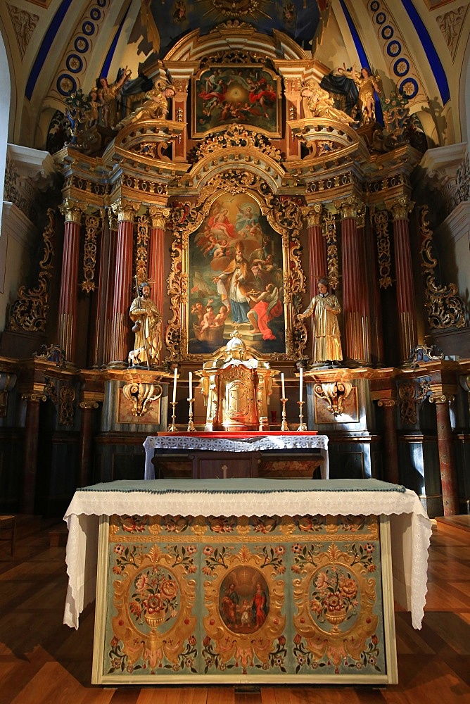 Altar, St. Nicolas de Veroce church, Haute-Savoie, France, Europe