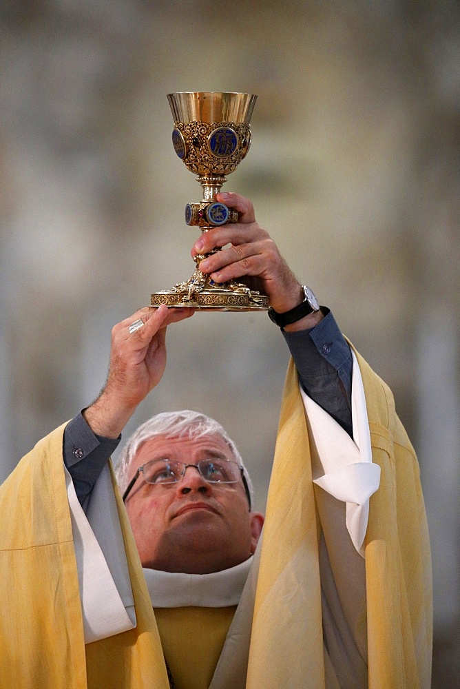 Elevation of the chalice, Eucharistic celebration, Amiens Cathedral, Somme, France, Europe