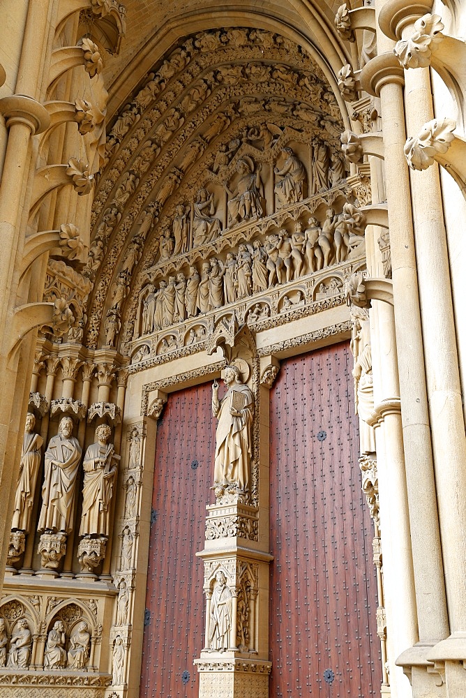 West facade, Metz Cathedral, Metz, Lorraine, France, Europe