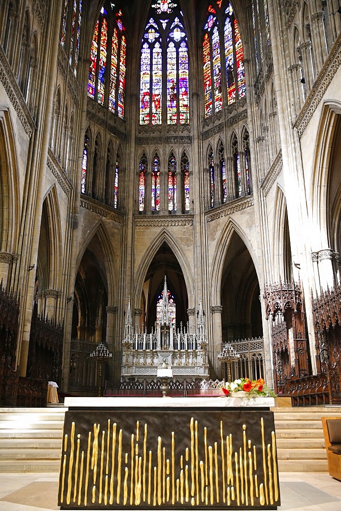 Interior of the choir, Metz Cathedral, Metz, Moselle, Lorraine, France, Europe