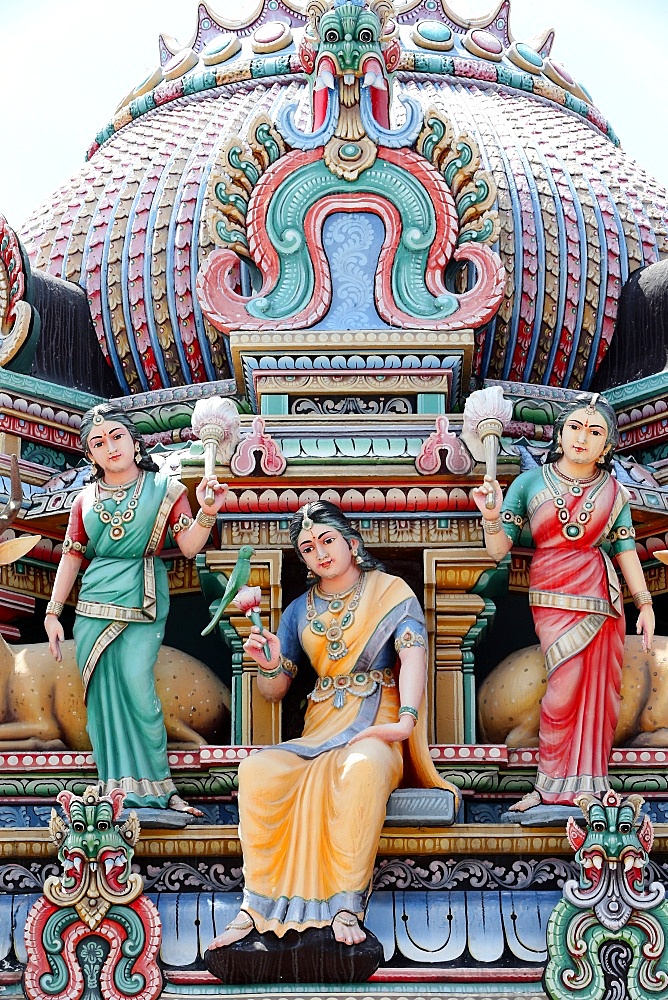 Sri Mariamman Hindu temple, Singapore, Southeast Asia, Asia