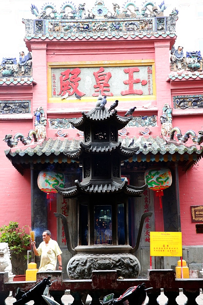 Taoist temple. Jade Emperor pagoda (Chua Phuoc Hai), Ho Chi Minh City, Vietnam, Indochina, Southeast Asia, Asia