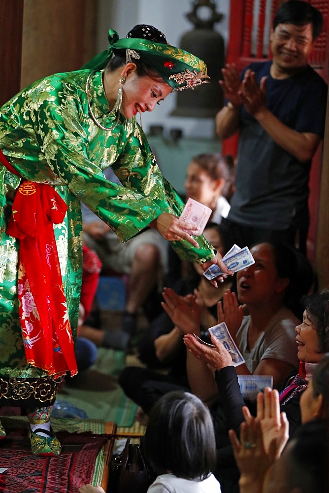 Mau Son Taoist temple, woman at Taoist ceremony, ritual of offerings, Sapa, Vietnam, Indochina, Southeast Asia, Asia