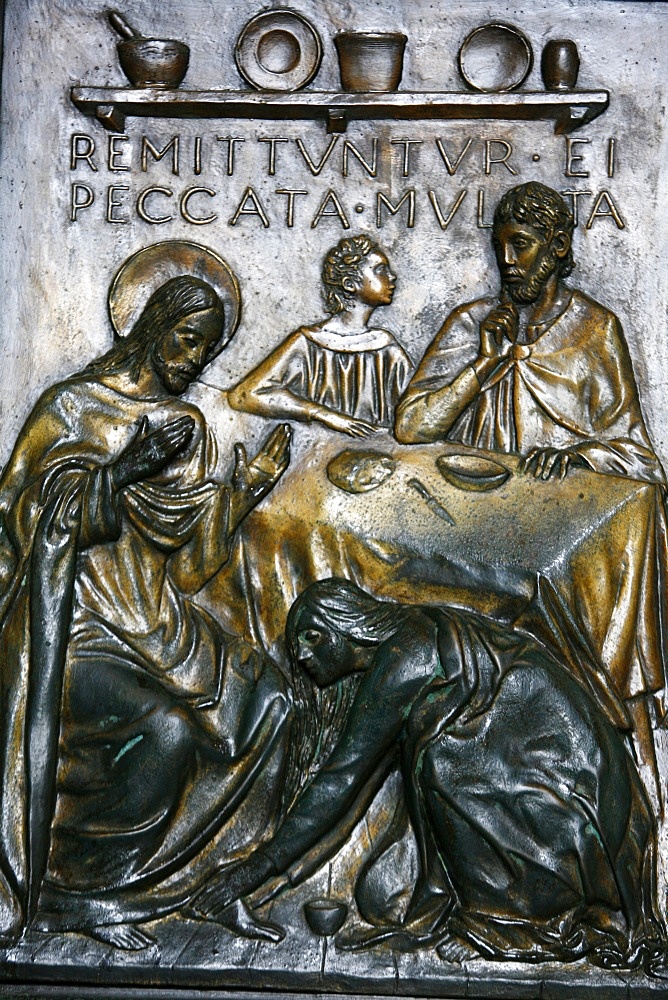 Sculpture of Jesus, Simon the Pharisee and the sinner who washed Jesus's feet, St. Peter's Basilica, Vatican, Rome, Lazio, Italy, Europe