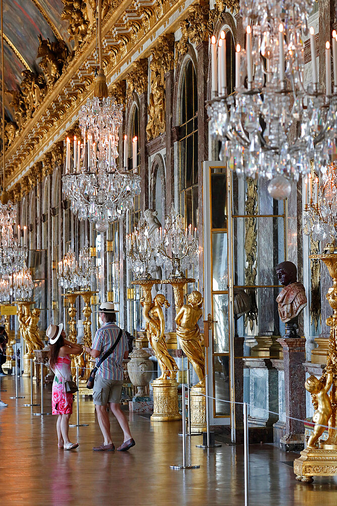 Palace of Versailles interior, Galerie des Glaces (Hall of Mirrors), UNESCO World Heritage Site, Versailles, Yvelines, France, Europe