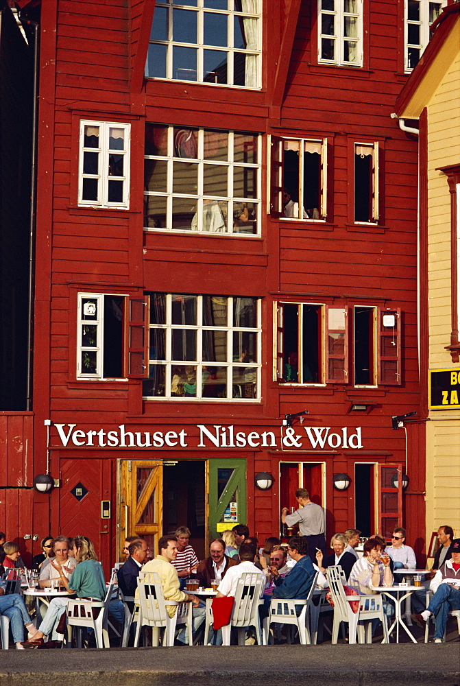 Vertshuset Nilsen & Wold pavement cafe, Stavanger, Norway, Scandinavia, Europe