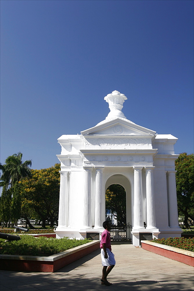 Central kiosk in the gardens of the Ville Blanche, Pondicherry, Tamil Nadu, India, Asia