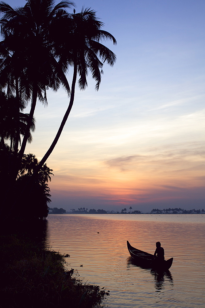 In the backwaters in the area of Allepey, Kerala, India, Asia